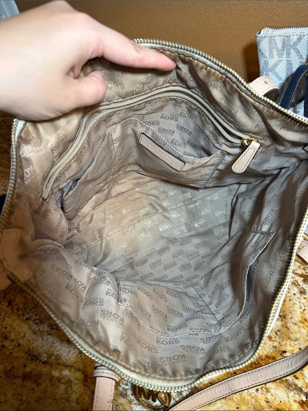 BUNDLE Michael Kors MK Print Totes - Picture 12 of 13
